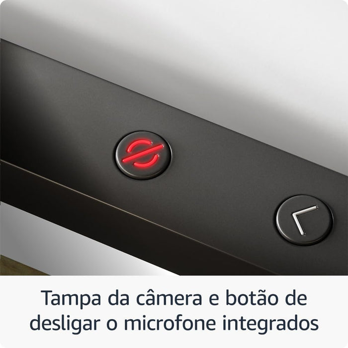 Controla lâmpadas, interruptores, tomadas, entre outros com a Echo Show 21, ecrã de 21". Faz videochamadas e vê conteúdos multimédia, como filmes e séries.