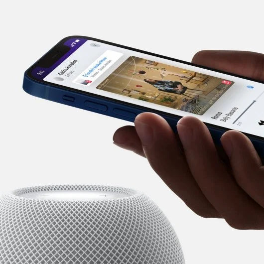 O Apple Homepod Mini tem qualidade de som 360º com uma grande potência acústica. Permite ouvir músicas, estações de rádio, podcasts, notícias, a previsão do tempo e ainda controlar lâmpadas, tomadas, interruptores, entre outros.