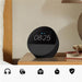 O Amazon Echo Spot é um elegante relógio inteligente com alarme, controlado por voz através da Alexa. Controla outros dispositivos. Ecrã tátil de 2,83''. WiFi de banda dupla. Design sofisticado. Bluetooth v5.0. 