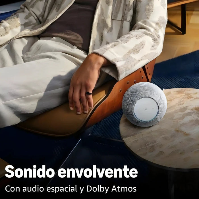 O Echo Studio é um altifalante inteligente projetado para oferecer áudio poderoso e envolvente, adaptando-se automaticamente ao ambiente para uma experiência sonora otimizada.