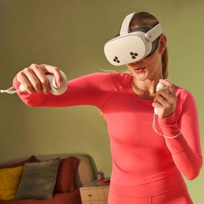 Desfrute dos Óculos de Realidade Virtual Meta Quest 3S e os seus mais de 500 empolgantes jogos/aplicações imersivos. Processador Qualcomm Snapdragon XR2 Gen 2, 8GB de RAM e 256GB de ROM.