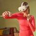 Desfrute dos Óculos de Realidade Virtual Meta Quest 3S e os seus mais de 500 empolgantes jogos/aplicações imersivos. Processador Qualcomm Snapdragon XR2 Gen 2, 8GB de RAM e 256GB de ROM.
