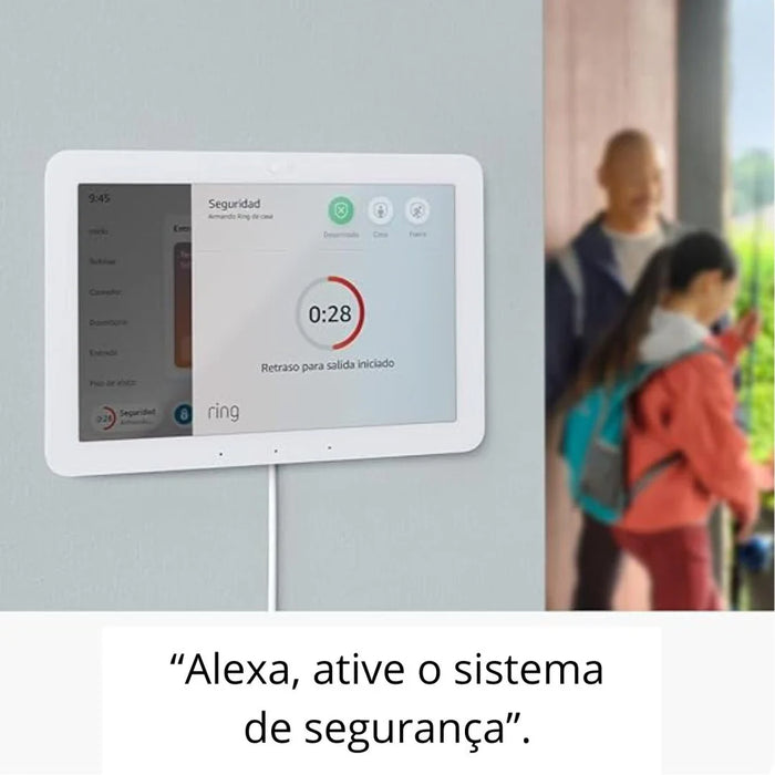 Amazon Echo Hub é um painel Alexa revolucionário, concebido para simplificar a gestão dos dispositivos da tua casa inteligente. Com uma interface intuitiva e acessível, este painel permite-te controlar facilmente luzes, tomadas inteligentes, câmaras e uma variedade de outros dispositivos com apenas alguns comandos de voz ou toques no ecrã.