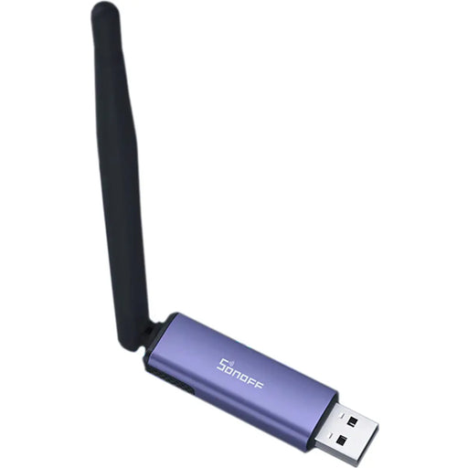 O Dongle Plus MG24 da Sonoff é um adaptador USB, projetado para gerir dispositivos Zigbee e Thread, através de sistemas como Home Assistant, Zigbee2MQTT, openHAB, ioBroker e outros ecossistemas compatíveis.