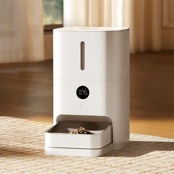 O Xiaomi Smart Pet Food Feeder 2 é um comedouro automático que controla a alimentação dos seus animais de estimação de forma remota. Capacidade de armazenamento de 5 litros e um sistema de monitorização inteligente.